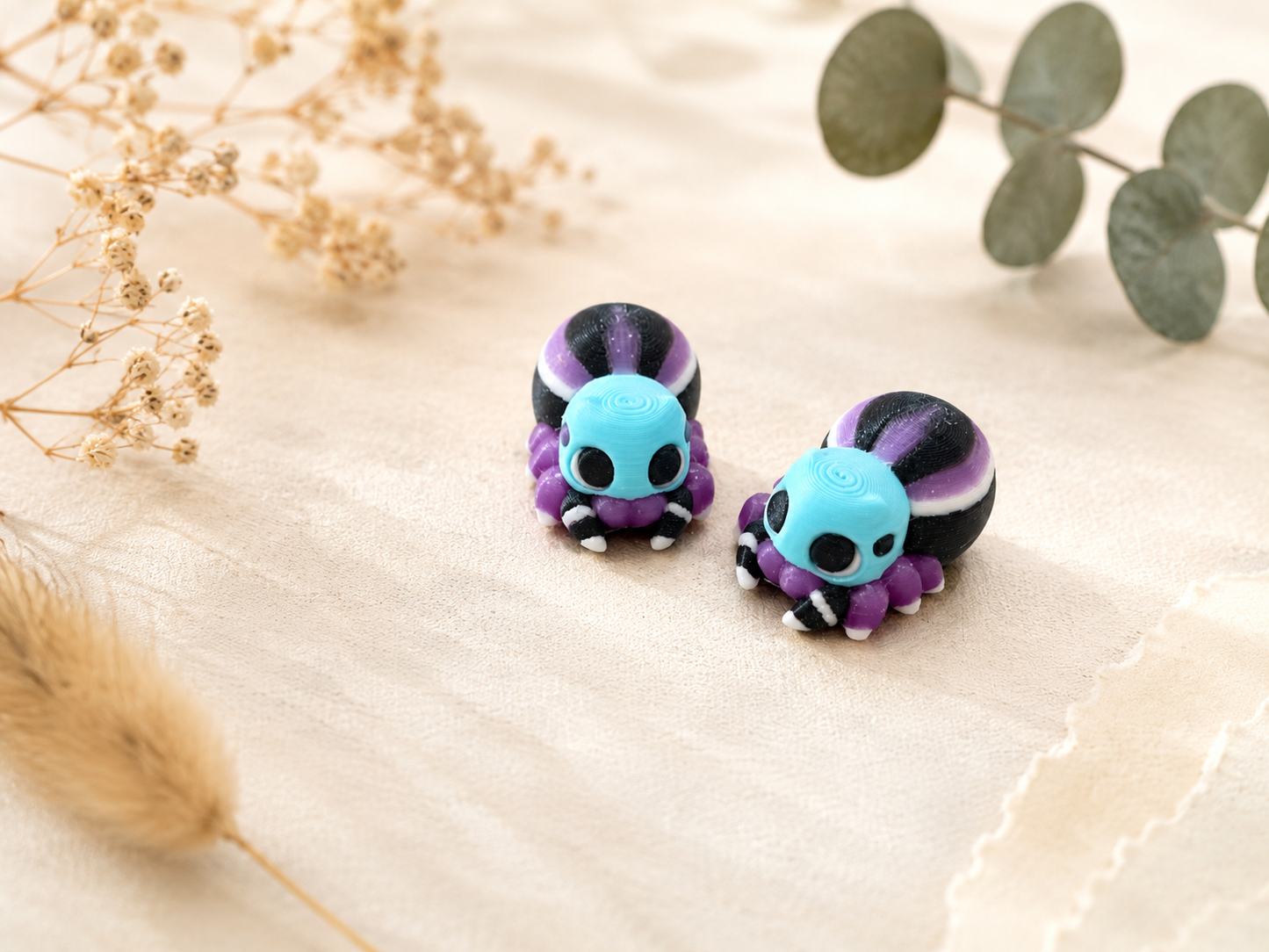 🕷️ Mini Spider Set with Magnetic Companions