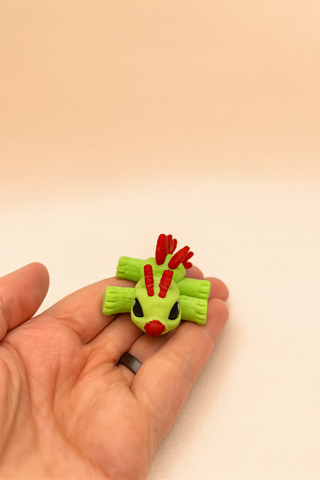 Hatchling Dino – Mini-Dino Mystery Edition